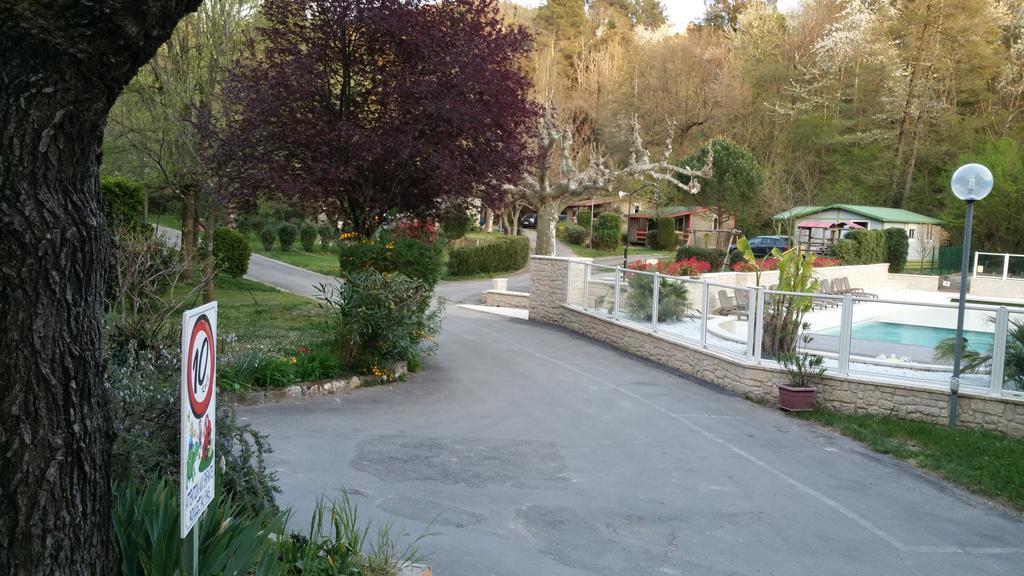 Camping Les Sources Saint-Jean-du-Gard Eksteriør billede
