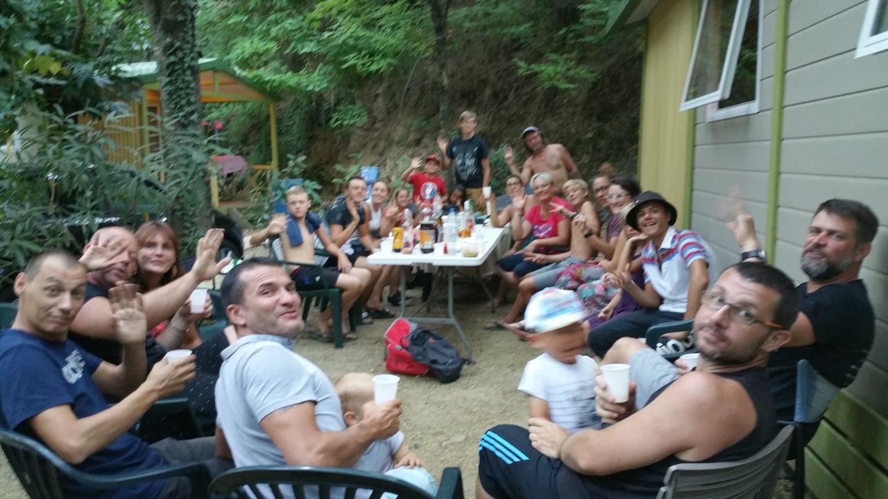 Camping Les Sources Saint-Jean-du-Gard Eksteriør billede